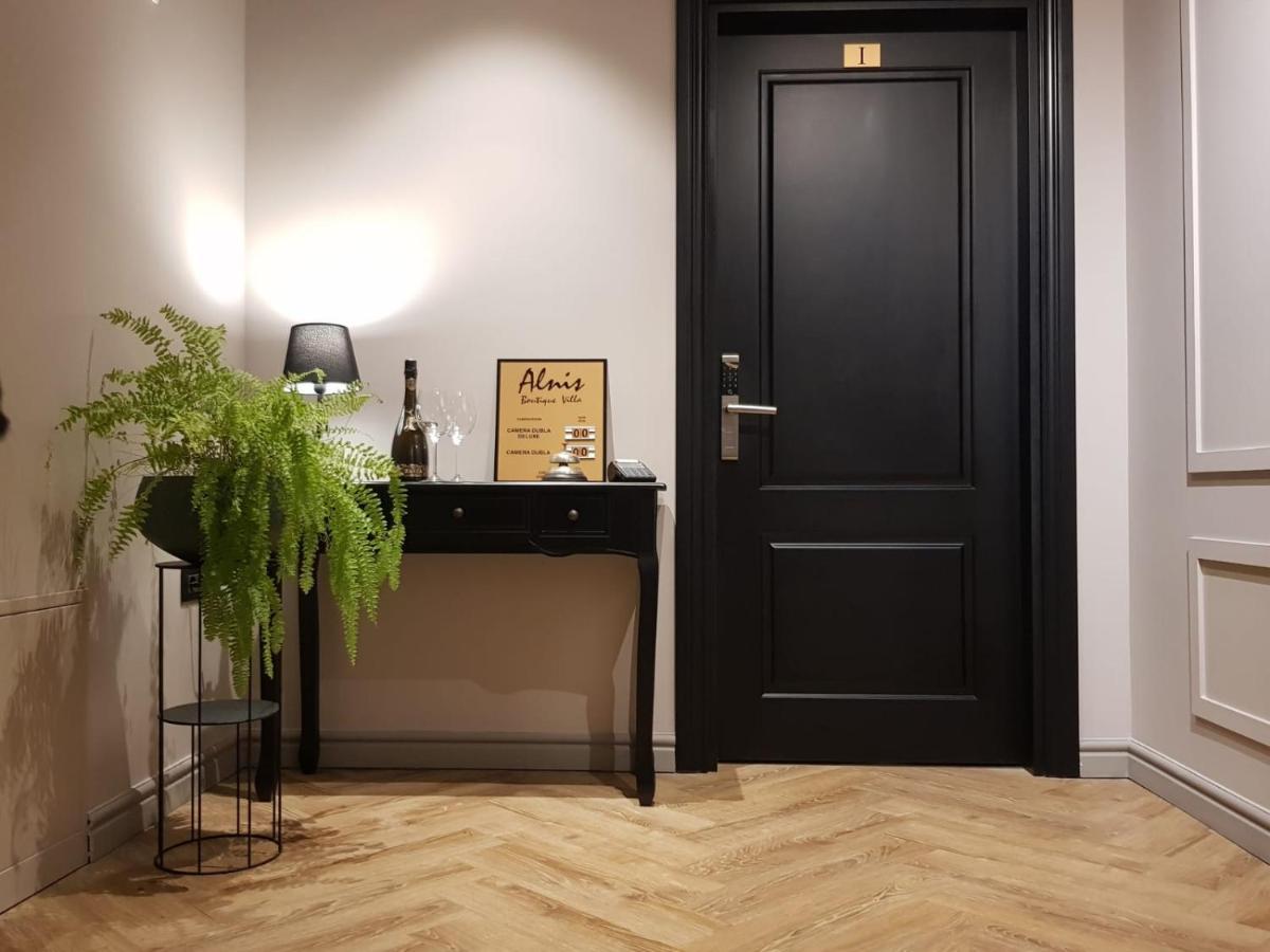 Alnis Boutique Hotel 4*